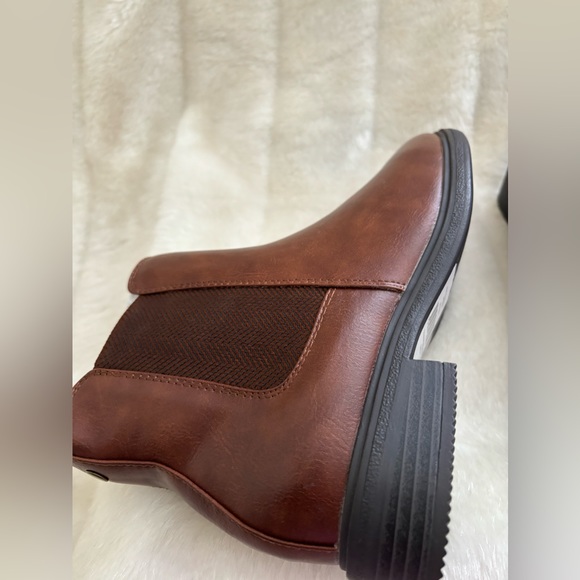Brown Booties- Ankle Boots Size 4 Youth/6 Women’s - Picture 5 of 9